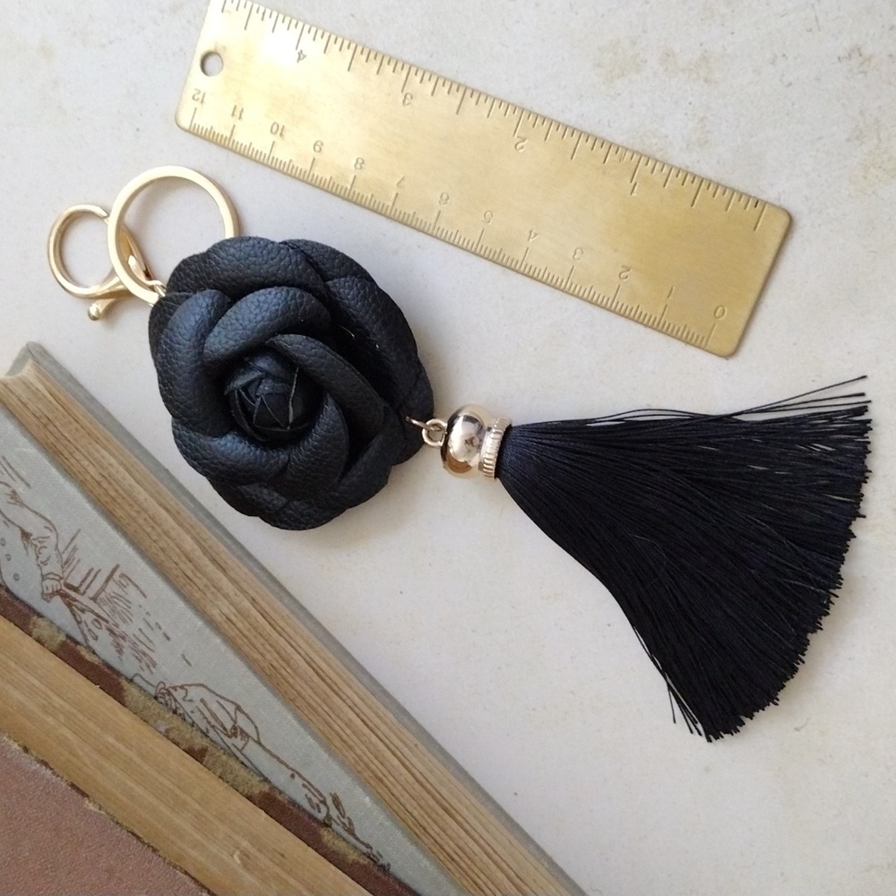 Elegant Black Camellia Tassel Keychain - Picture 2 of 2